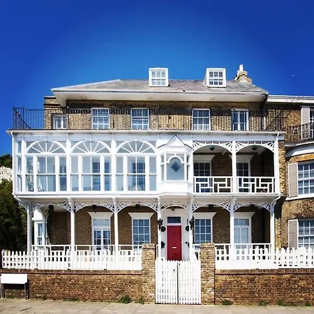 Flat 4 Marine Parade House, 1 East Cliff- Next To Dover Port, White Cliffs, Beach, Castle Exterior photo